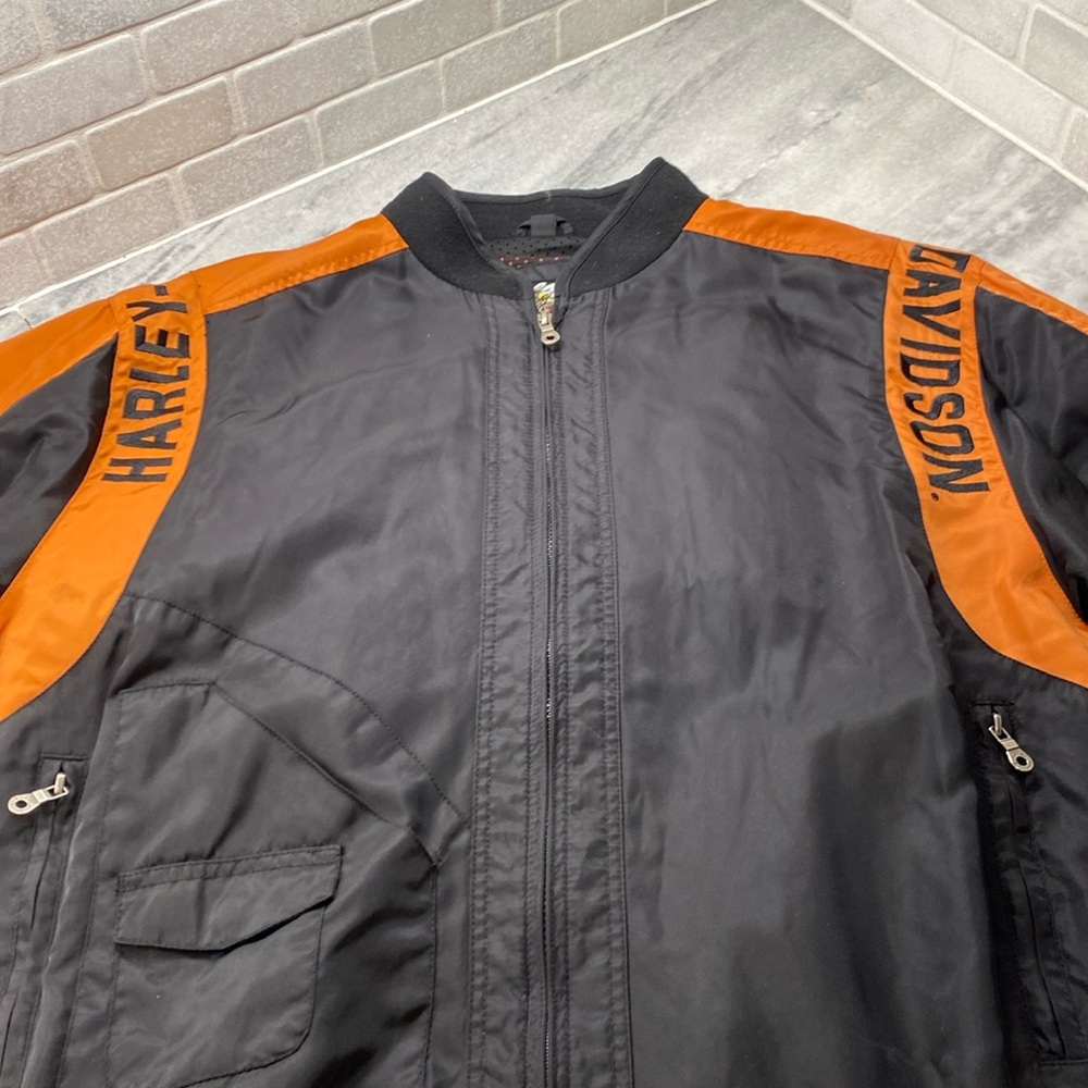 Harley-Davidson Softshell riding jacket.
Great preowned condition. Size large.